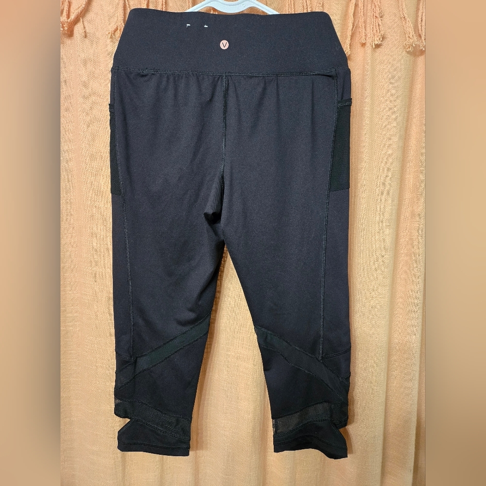 Lane Bryant LIVI Black Cropped Athletic Leggings